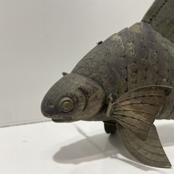 Antique Bronze Fish Statue 8” Detail Craftsman Made Figure RARE W/ Moving Body - Picture 4 of 13